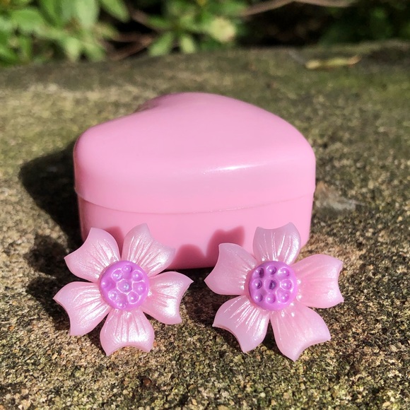 Handmade Polymer Clay Flower Earrings - Picture 8 of 14